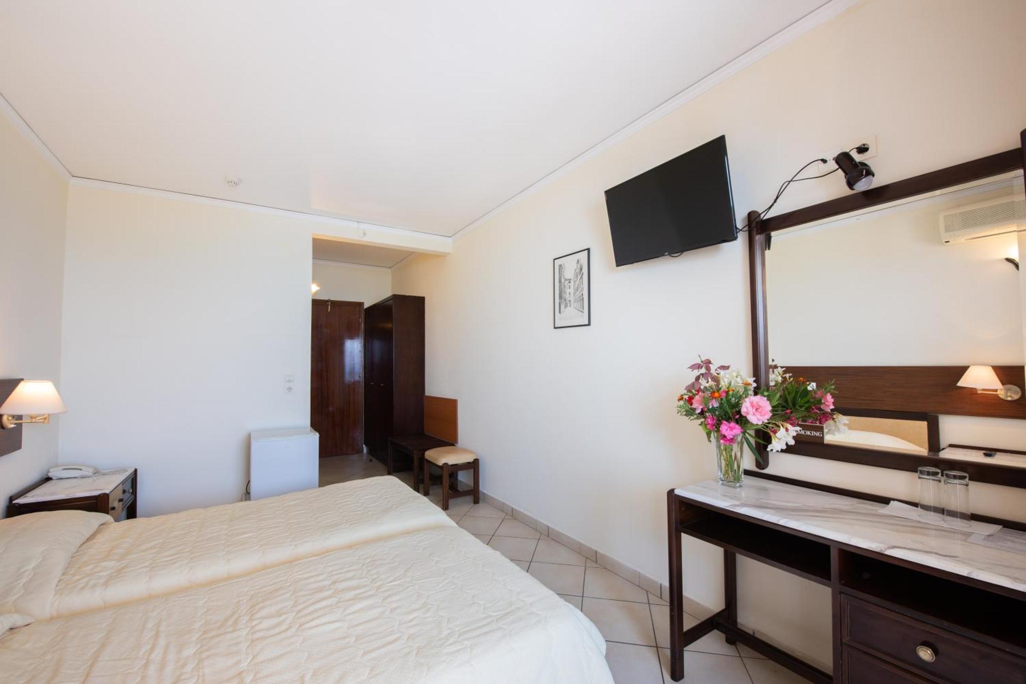 Aphrodite Beach Hotel Corfu Roda  Dış mekan fotoğraf